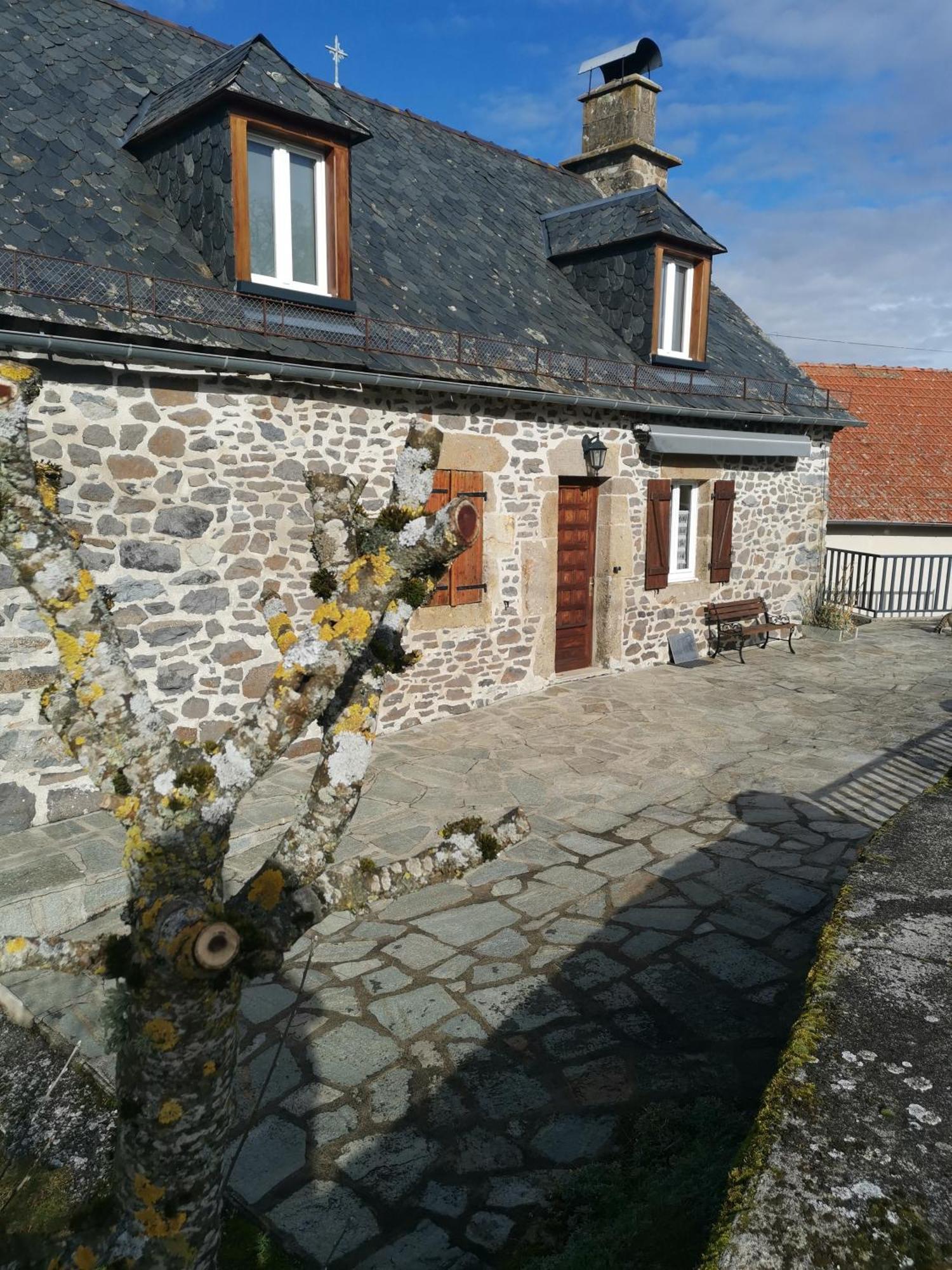 Maison Chez La Malie Le Monteil  Экстерьер фото
